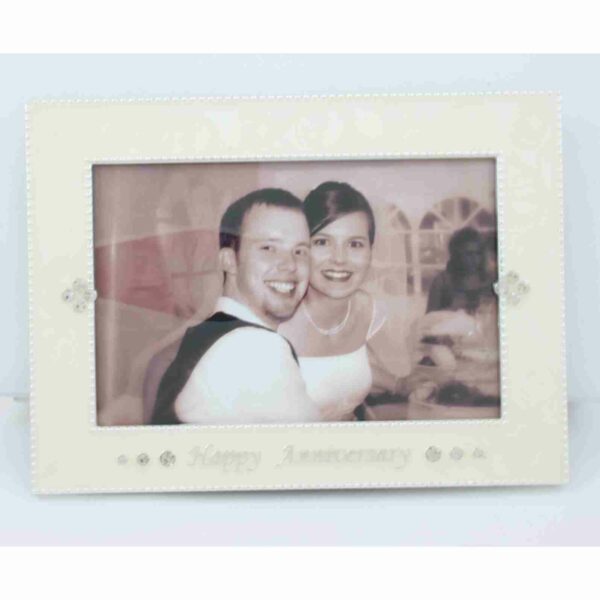 Happy Anniversary photo frame example with photo inserted