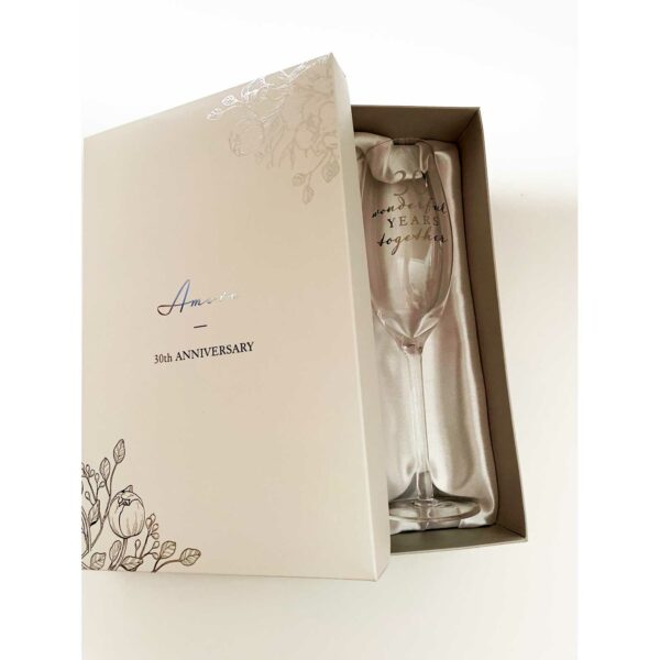 Amore 30th Anniversary Champagne Flutes box open